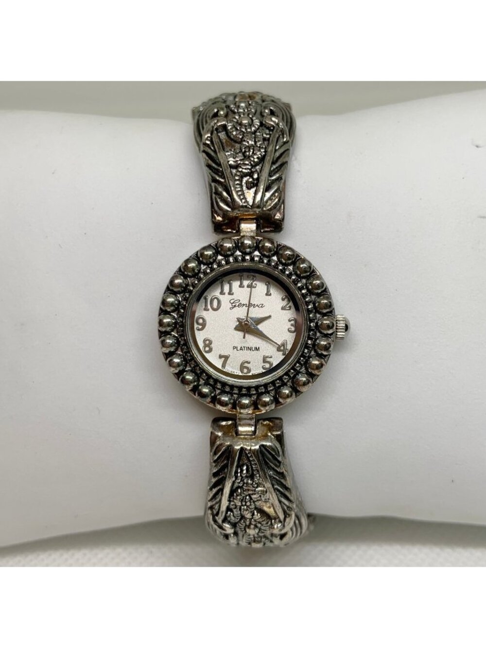 Geneva platinum women’s watch silver tone quartz analog 23mm 7.5”-8” running